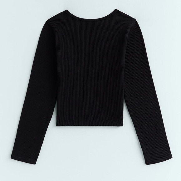 Limited contour collection black crop top - Picture 2 of 5